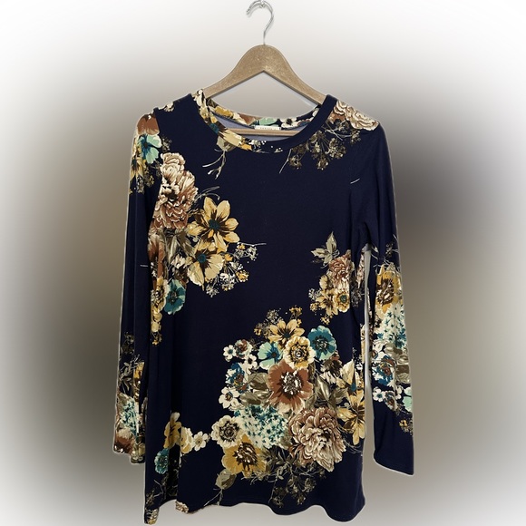 Reborn J Dresses & Skirts - Reborn J Navy Floral Dress-Size Medium